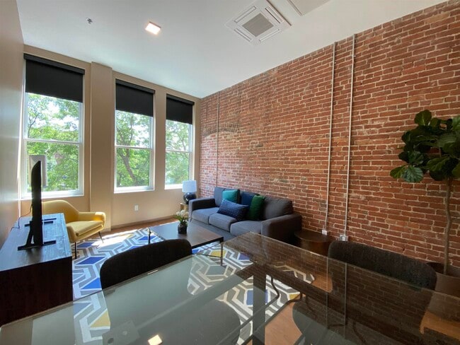 Building Photo - 83 Hanover St