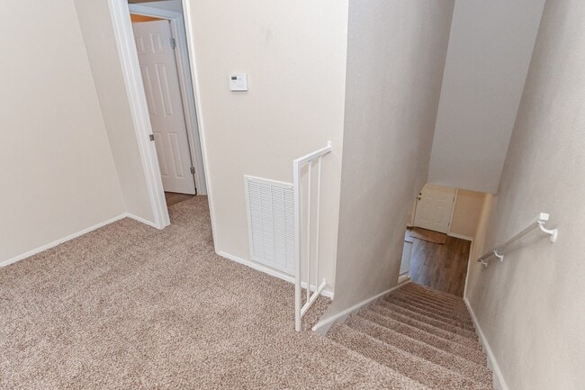 Building Photo - 3 BEDROOM HOUSE FOR LEASE