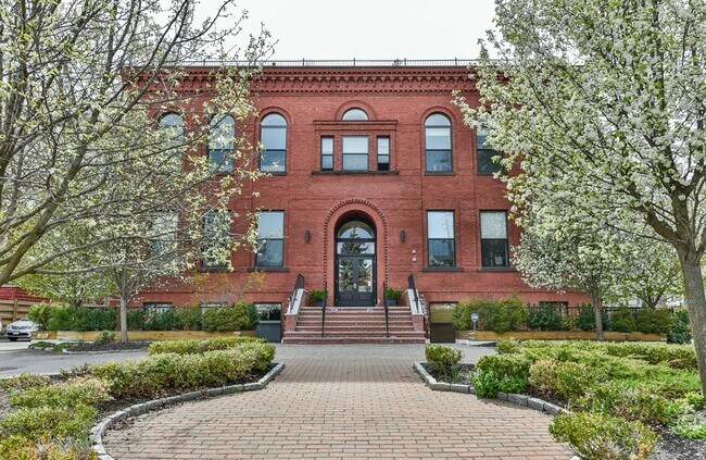 Building Photo - 11 Wyman St