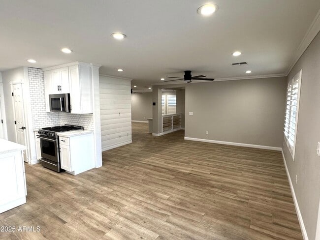 Building Photo - 3733 E Orchid Ct