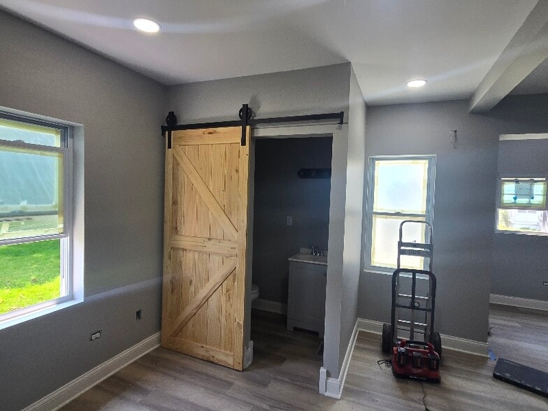 Building Photo - 449 Durbin St