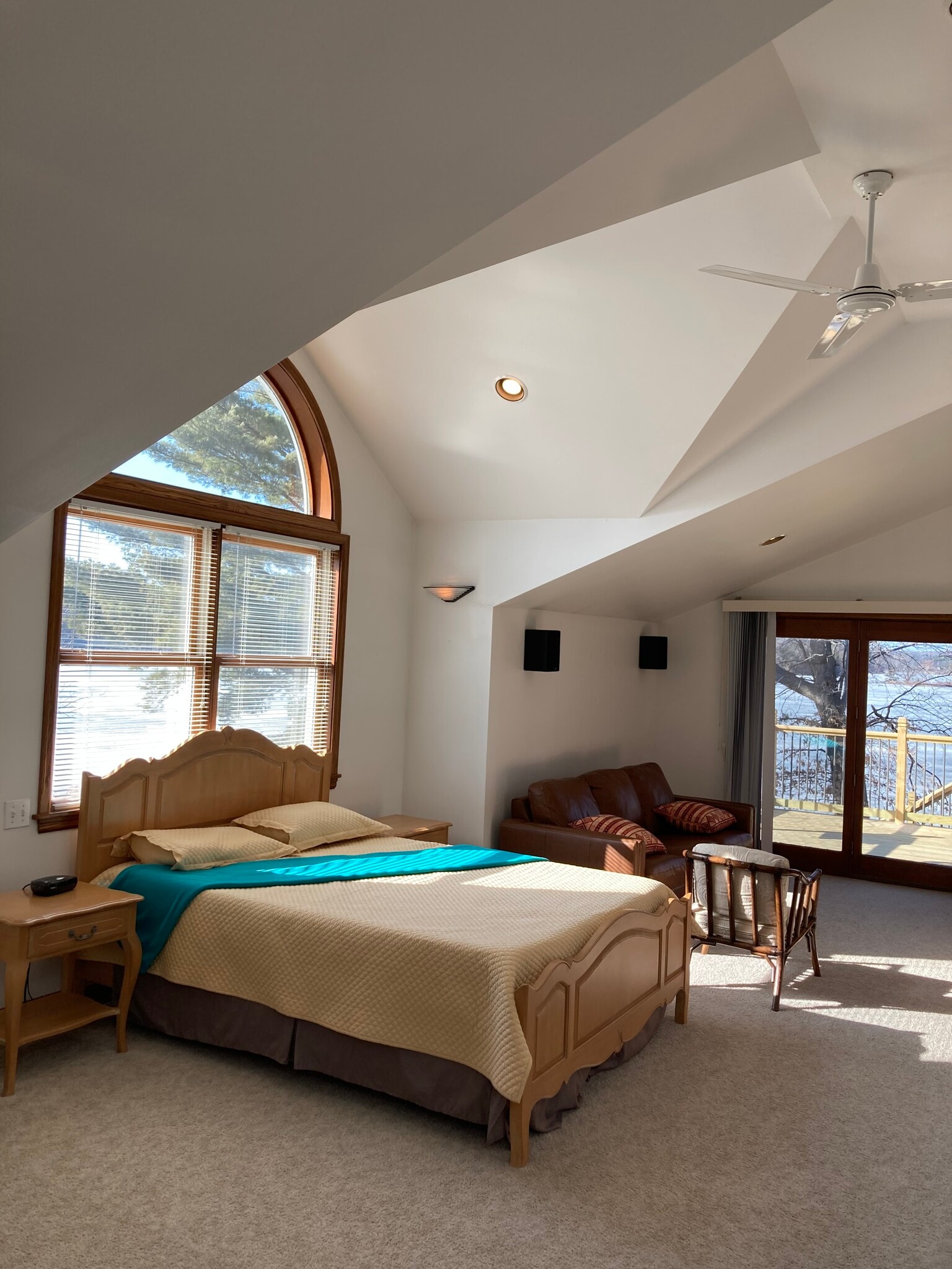 Master bedroom suite - 335 Water St