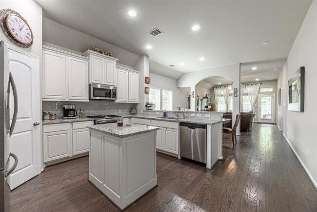 Building Photo - 143 Sunrise Haven Dr