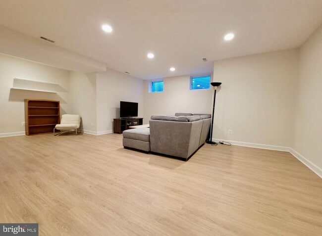 Building Photo - 1418 44th St NW