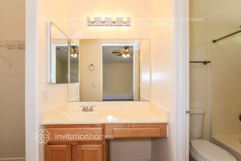 Building Photo - 13014 W Hearn Rd