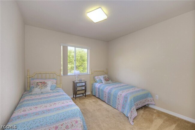 Building Photo - 2426 Laurentina Ln