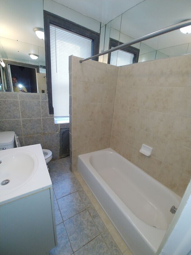 Building Photo - 28 N 50th St