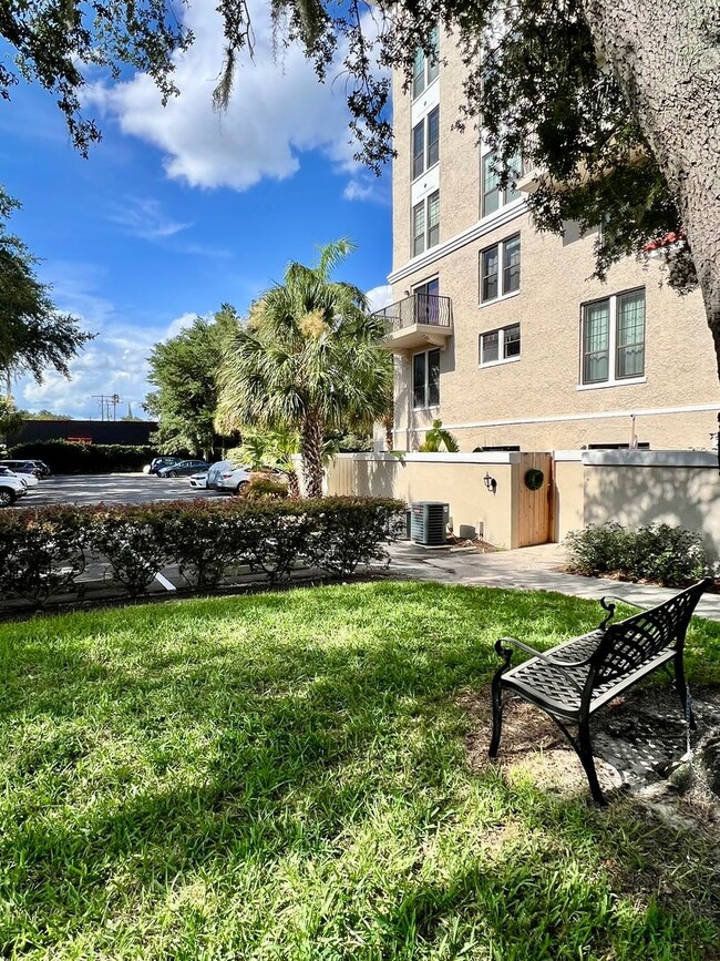 Building Photo - 1 Bed 1.5 Bath Condo in Winter Haven