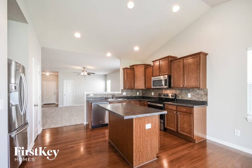 Building Photo - 5887 Aldridge Dr