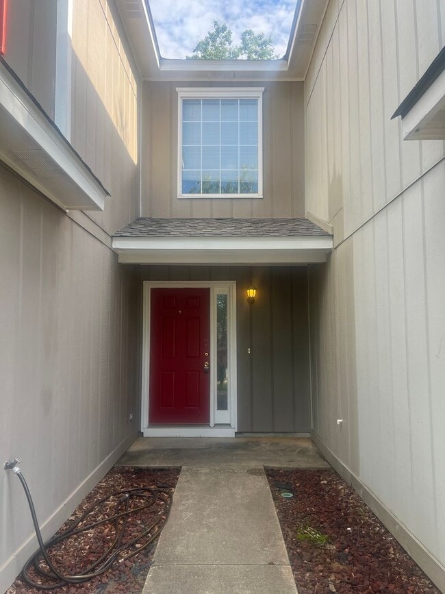 Building Photo - 102 Commons- COMING SOON