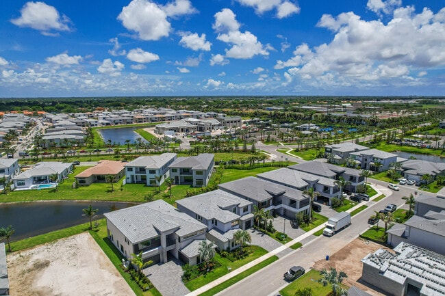 Building Photo - 9451 Riverside Pk Dr