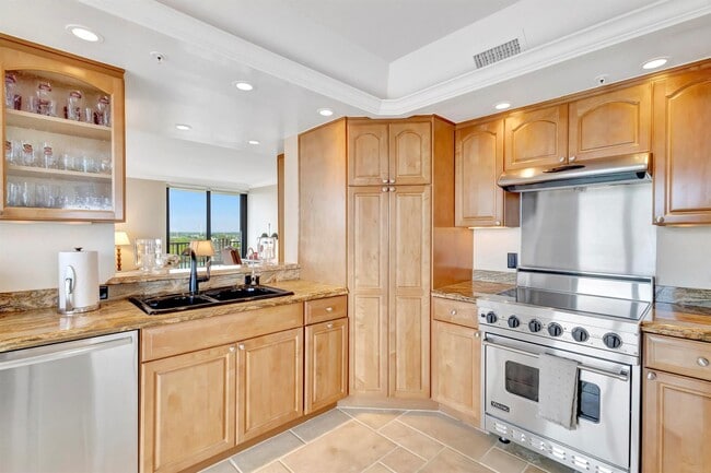 Building Photo - 400 Beach Rd