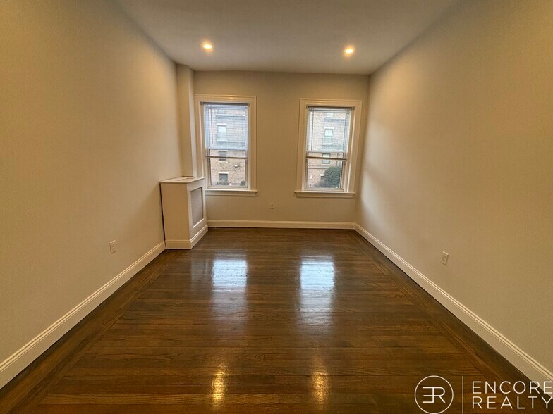 Building Photo - 19 Queensberry St