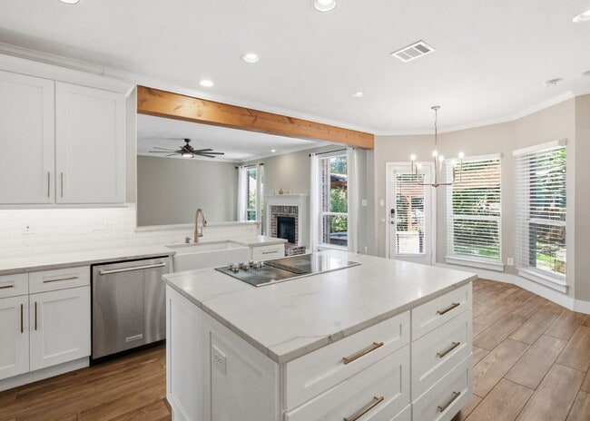 Building Photo - Updated two story. Gated subdivision. Gorgeous patio and yard!