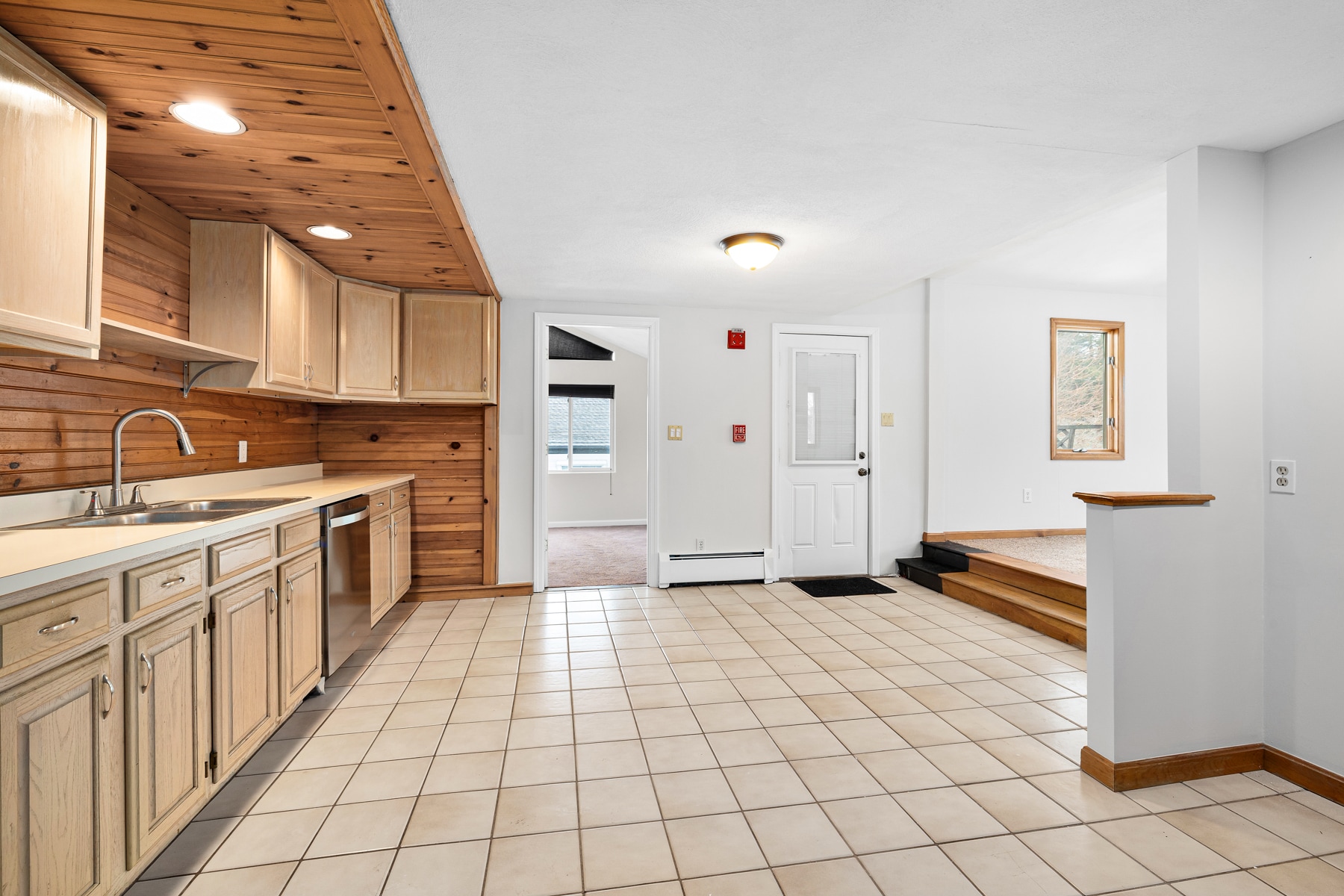 Building Photo - 122 Wood St