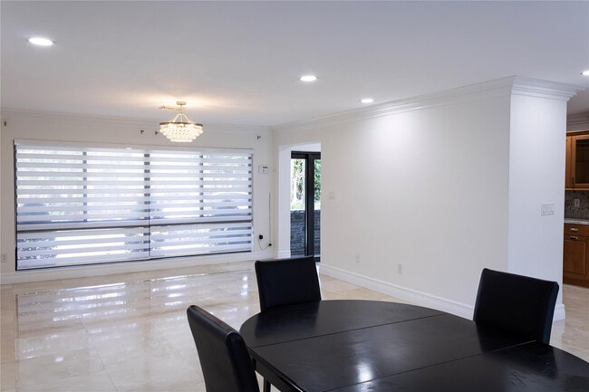 Building Photo - 836 Orchid Dr