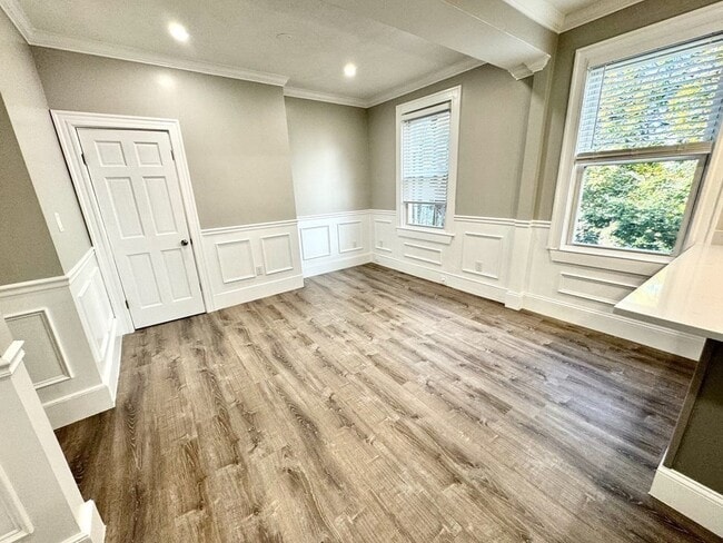 Building Photo - 61 Gates St