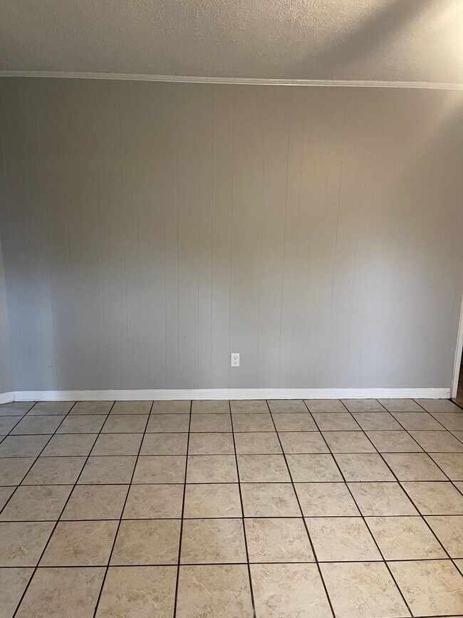 Near Hulburt AFB 2 Bedroom 1 Bath - Near Hulburt Afb 2 Bedroom 1 Bath Home In Mary Esther Fl Building Photo 