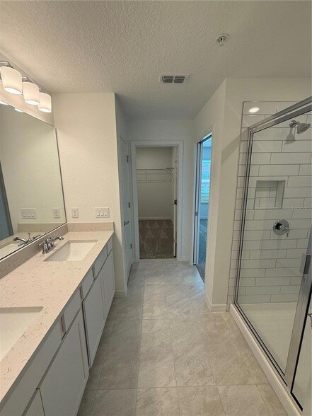 Building Photo - 4616 ORCHARD VIEW Aly