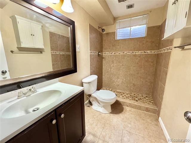 Building Photo - 2675 S Josephine St