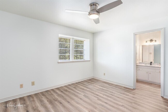 Building Photo - Shreveport townhome for rent