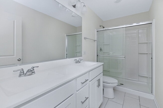 Building Photo - 1276 Lakepointe Dr