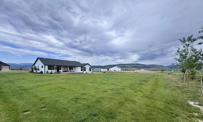 Building Photo - 2256 Spring Wheat Lp