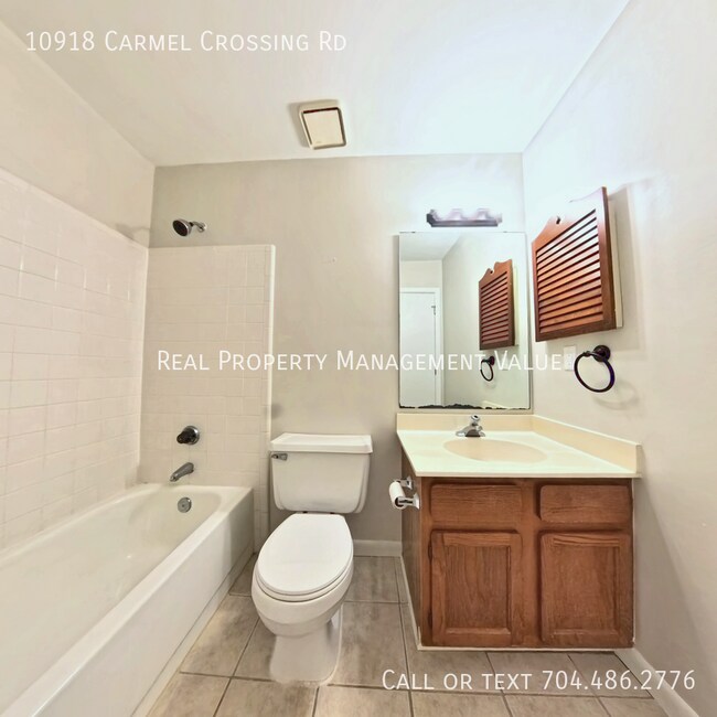 Building Photo - 10918 Carmel Crossing Rd