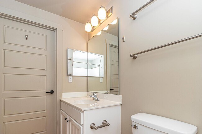 Building Photo - Nash Street Lofts Unit E