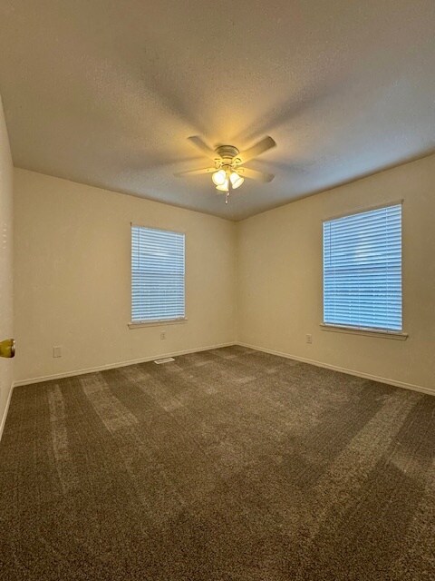 Building Photo - 727 W Beck Dr