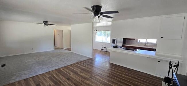 Building Photo - East Modesto Country Living, 3 Bedrooms 2 ...