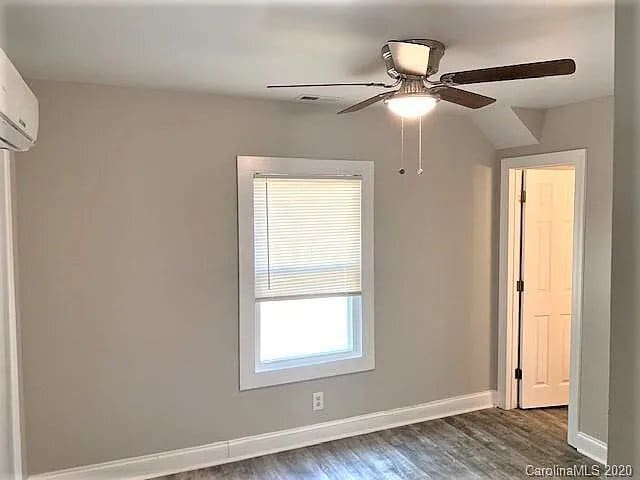 Building Photo - 1325 11th St