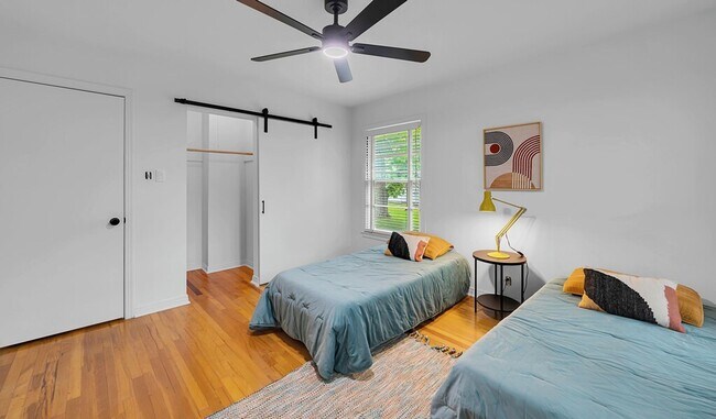 Building Photo - 311 Newland Dr