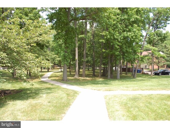Building Photo - 171 Echelon Rd
