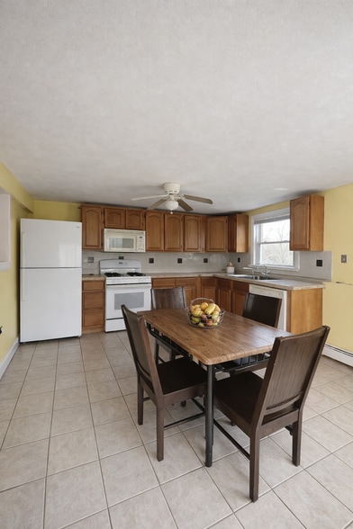 Building Photo - 4 Katherine Dr