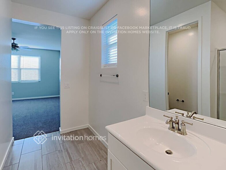 Building Photo - 40449 W Crane Dr