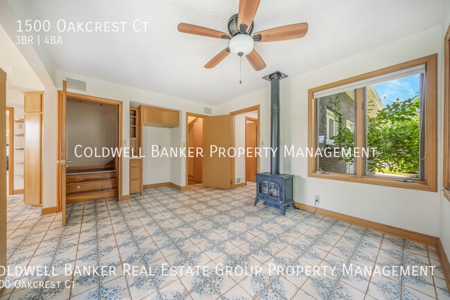 Building Photo - 1500 Oakcrest Ct