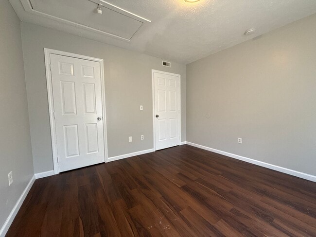 Building Photo - 2702 Greenwood Ave