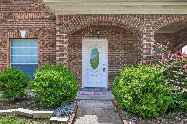 Building Photo - 4018 Timber Corner