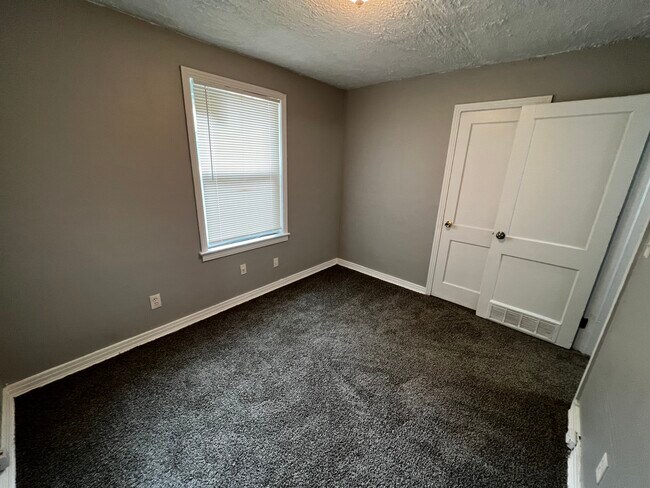 Building Photo - Campenella