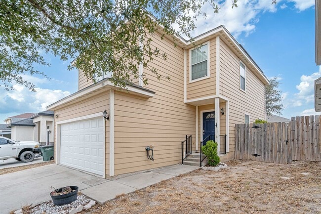 Primary Photo - 1011 Tesoro Hills