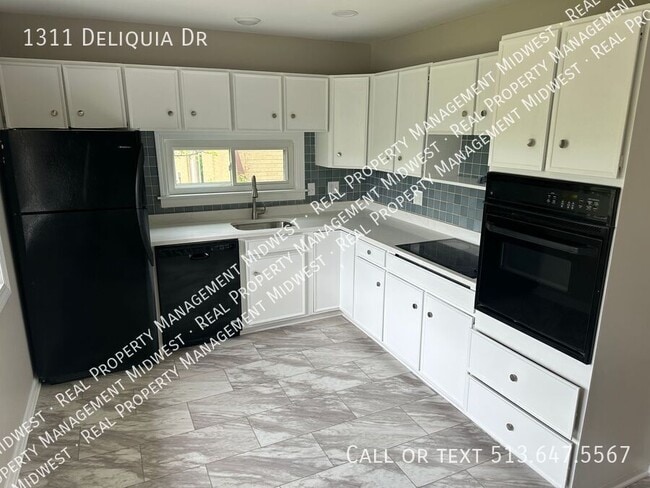 Building Photo - 1311 Deliquia Dr