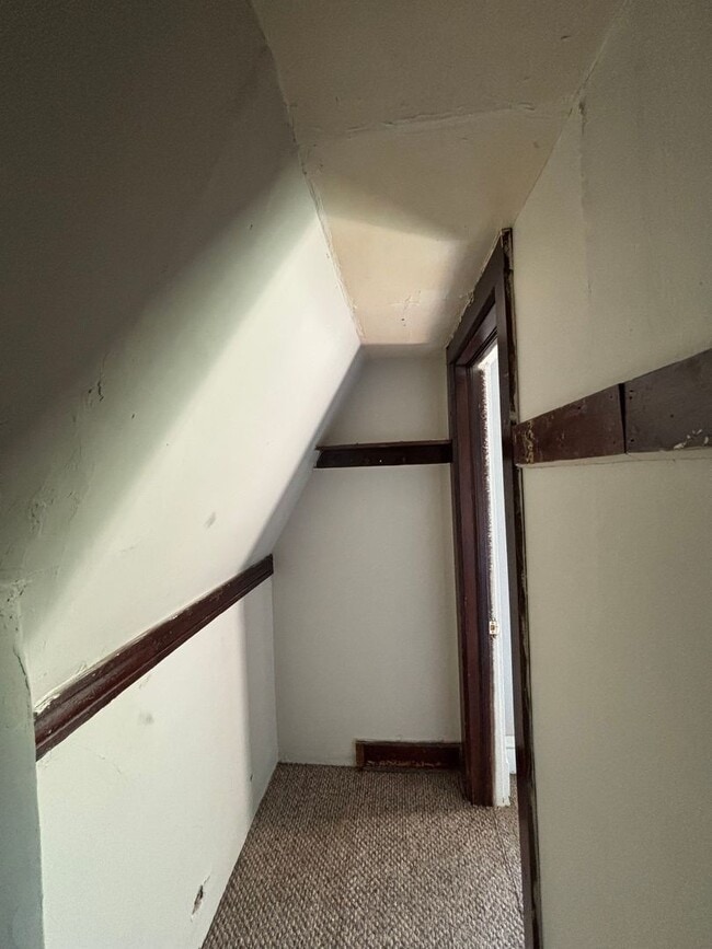 Building Photo - 1423 Summit St