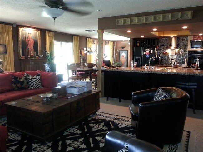 Building Photo - 21010 Stillwood Ct