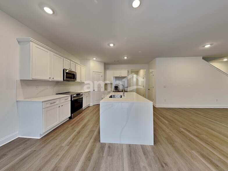 Building Photo - 394 Pointe Dr