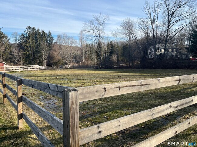 Building Photo - 49 Warner Rd