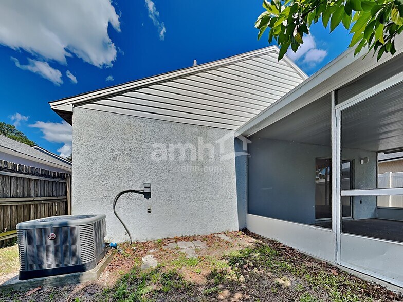 Building Photo - 5920 Rotella Dr