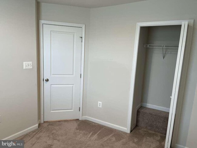 Building Photo - 2862 Farzi Cir