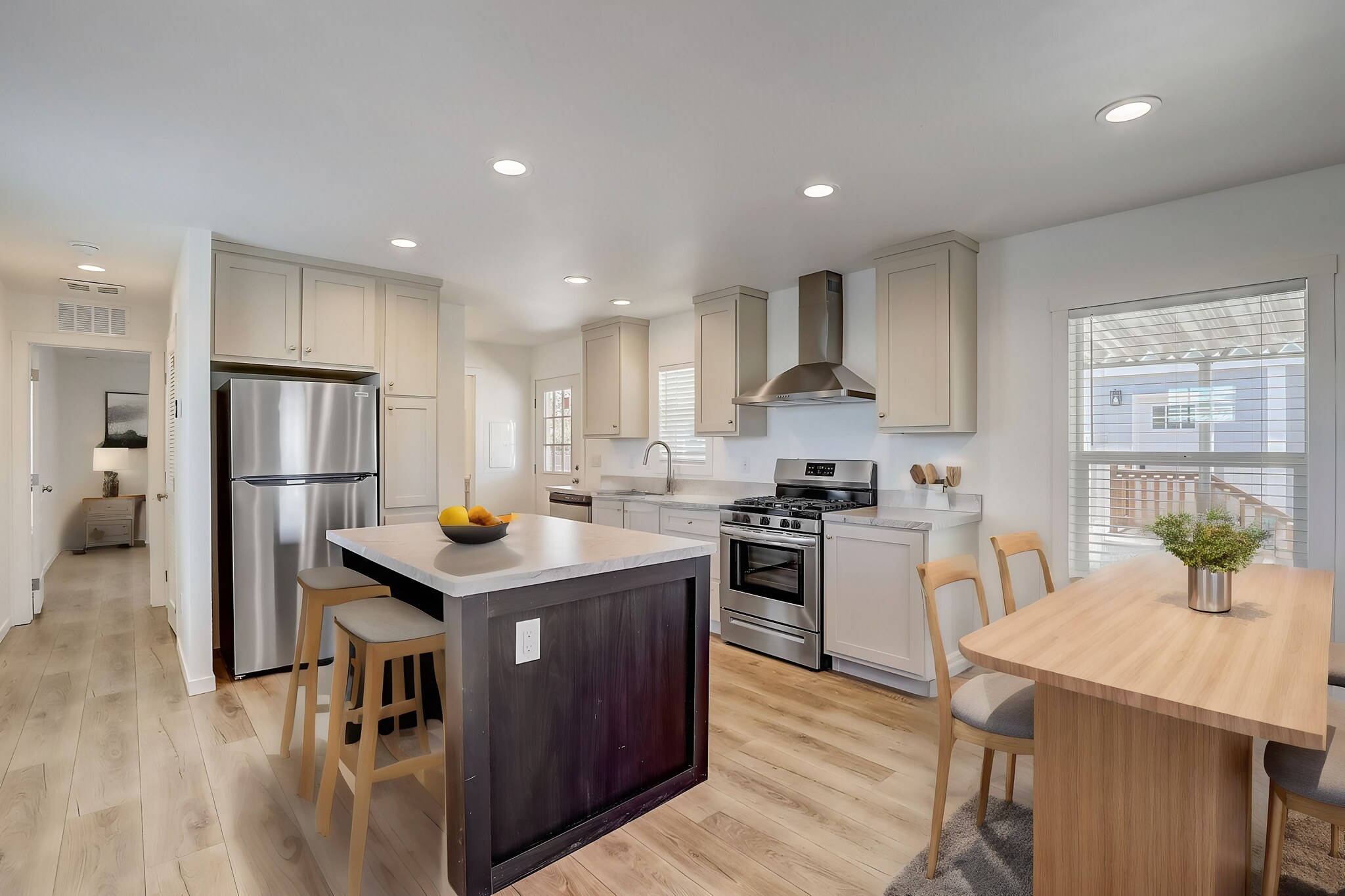 Building Photo - 3139 E Sahara Ave