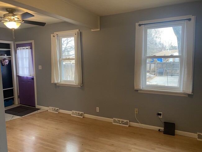 Building Photo - Cozy 1 bed/1 bath near the heart of Englewood